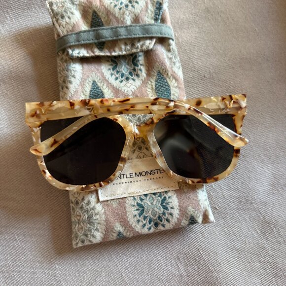 Gentle Monster Sunglasses - Picture 2 of 4